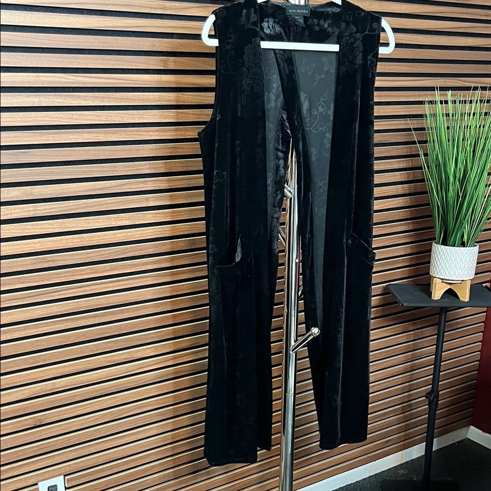 Elegant & Funky Black Vest - Overlay - Pockets!! Perfect doe holidays - OSFM.